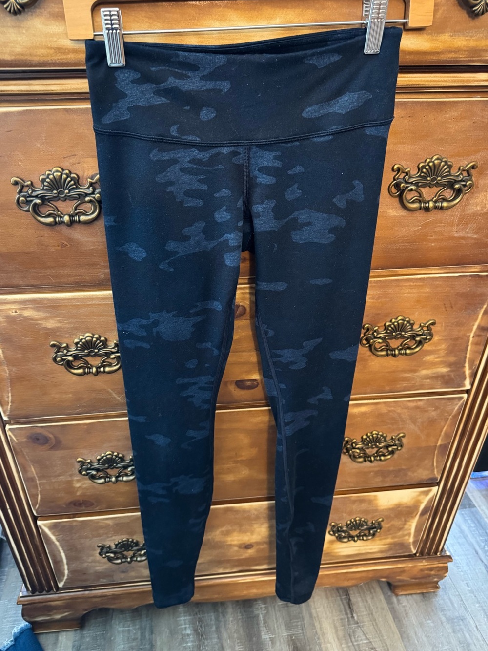 Lululemon Navy Blue Camo High Rise Leggings Size 4 30” Inseam‎